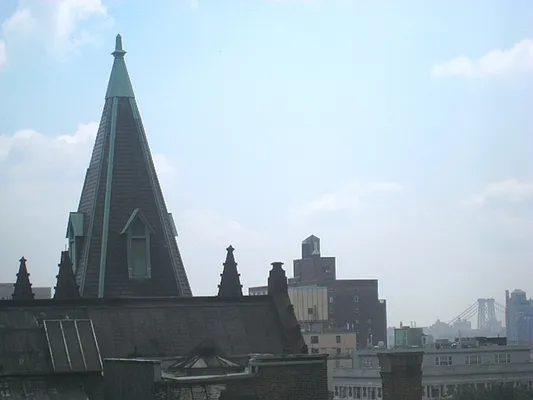 Rented by City Connections Realty | media 2