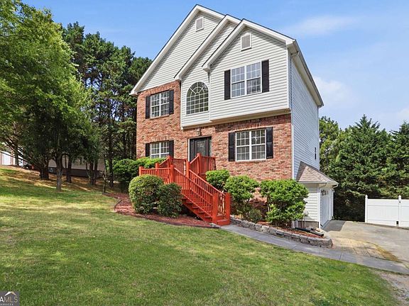 3rd image of 250 Orchard Way SE