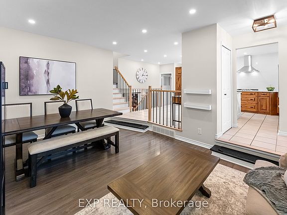4th image of 10 Brookbank Cres