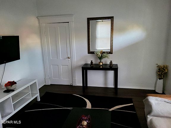 4th image of 806 Mundy Dr #1