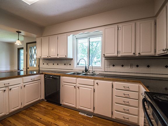 5th image of 905 Timber Ln