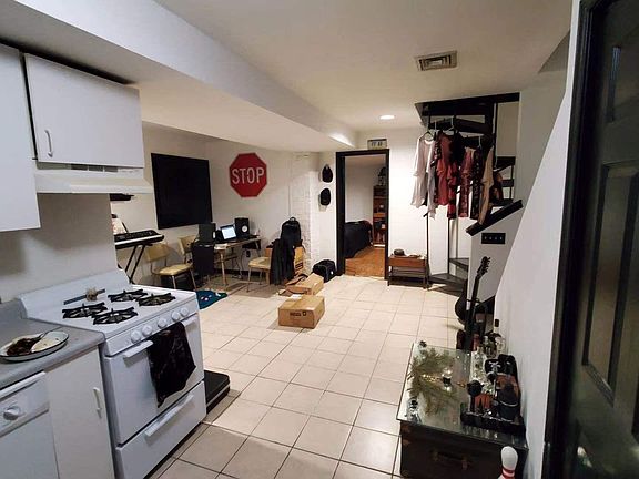 4th image of 4409 Pine St APT 1