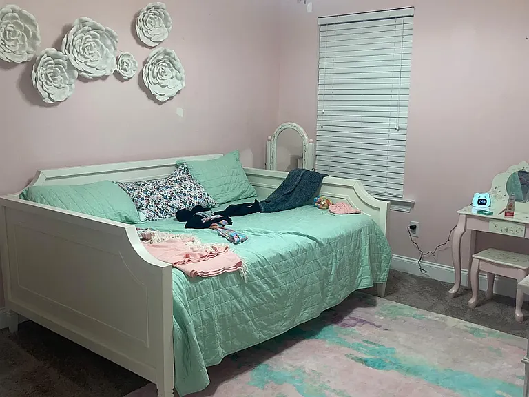 806 Richards Ct — Photo 10