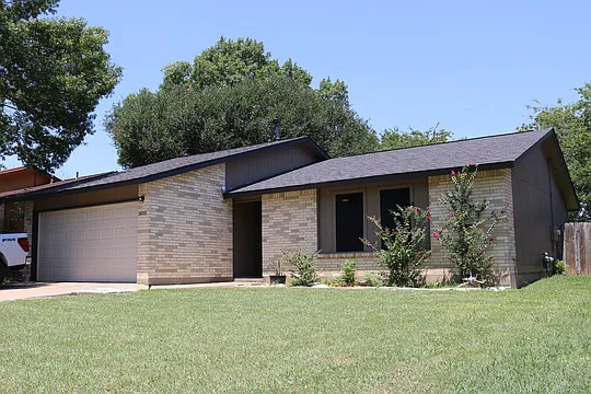 1400 Troy Ln