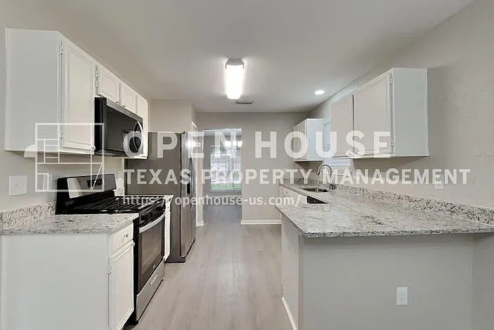 28811 Stapleford St — Photo 5
