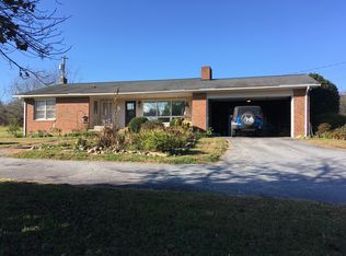147 Lancaster Rd, Hendersonville, NC 28792
