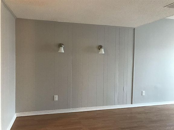 4th image of 2101 Langley Ave