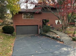 7 Bel Aire Dr, Delmont, PA
