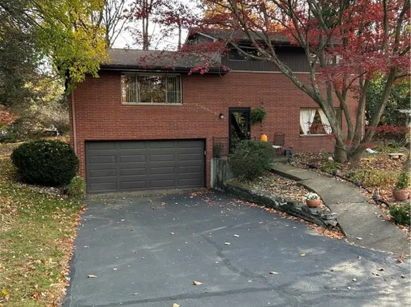 7 Bel Aire Dr, Delmont, PA 15626