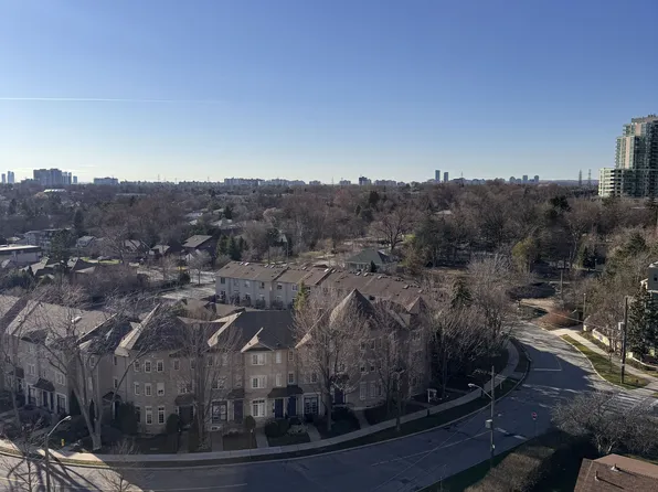 75 Canterbury Pl E #1115, Toronto, ON M2N 0L2