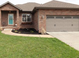885 E Sparrow Rd, Nixa, MO 65714