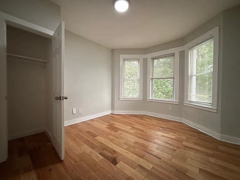 365 Howard Ave #2R — Photo 6