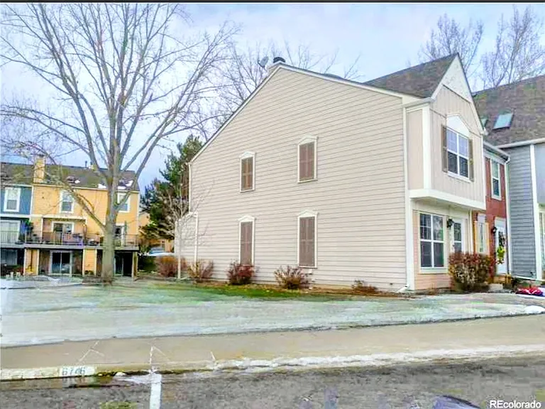 6740 S Independence St — Photo 2