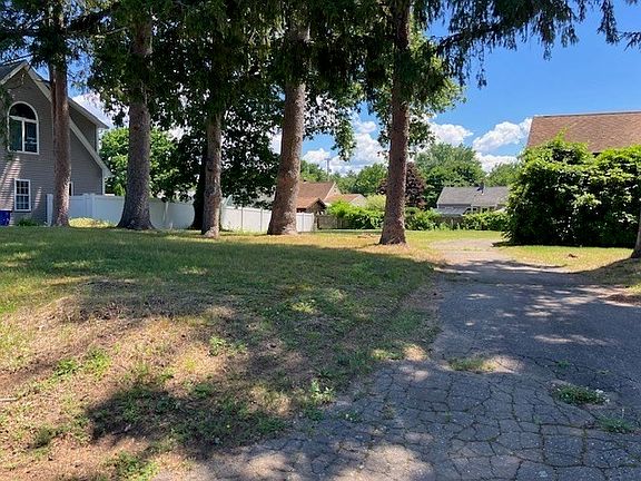 5th image of 14 Birchwood Rd