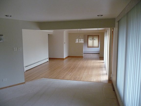 3rd image of 2255 Stratford Ave
