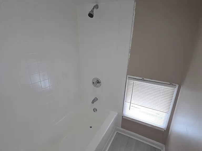 1337 Lee St — Photo 15
