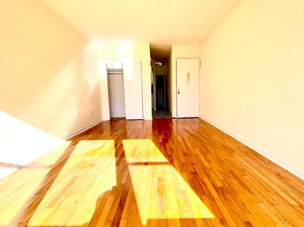 433 East 83rd Street image 2 of 7