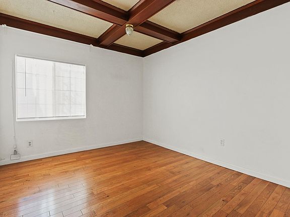 4th image of 7137 Hawthorn Ave APT 2