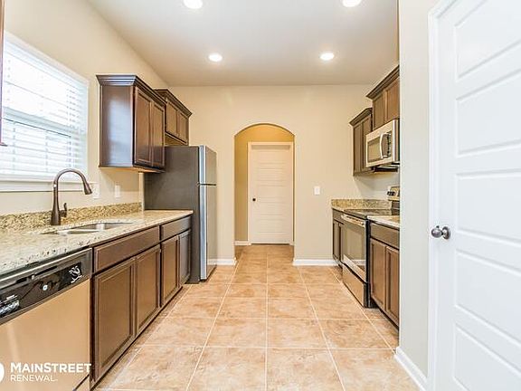 5th image of 1113 Harmony Ln
