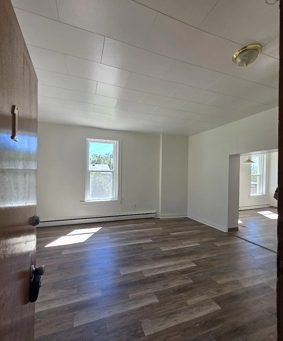 2 bed, 800 sqft, $1,299 — Photo 1