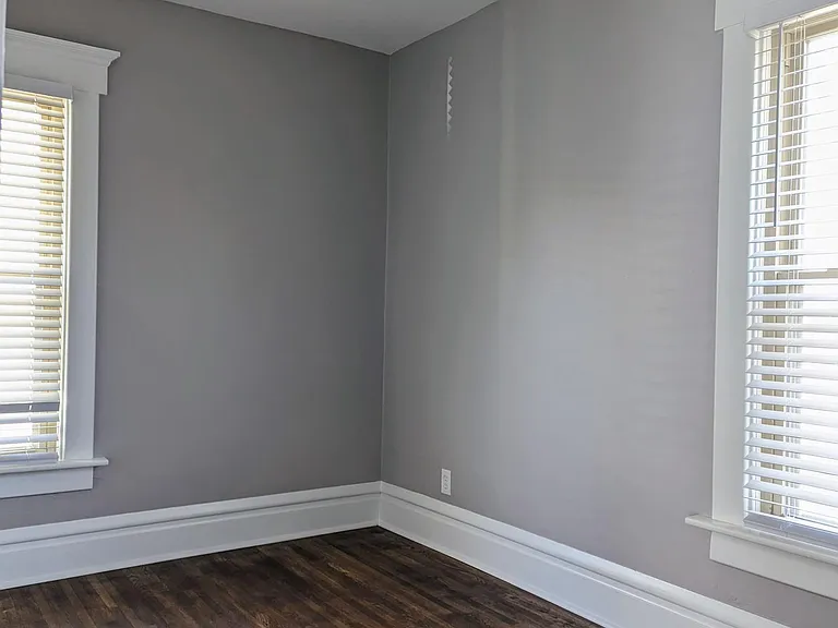 382 Wyandotte Ave — Photo 8