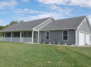 9320 N Creekland Dr, Columbia, MO 65202