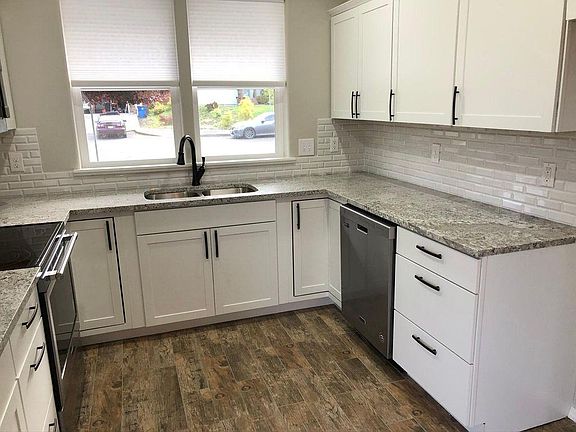 5th image of 3343 NW Iron Horse Ct