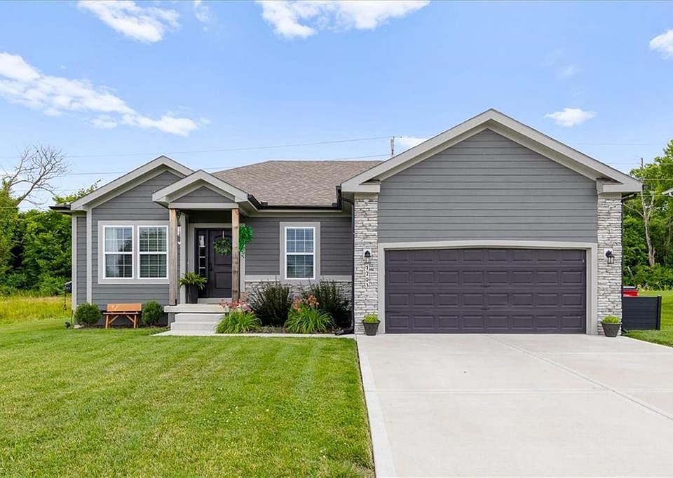 1st image of 1203 SW Burns Cir
