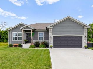 1203 SW Burns Cir, Oak Grove, MO 64075