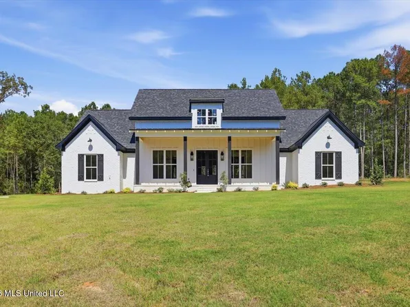 110 Cypress Ln, Mendenhall, MS 39114