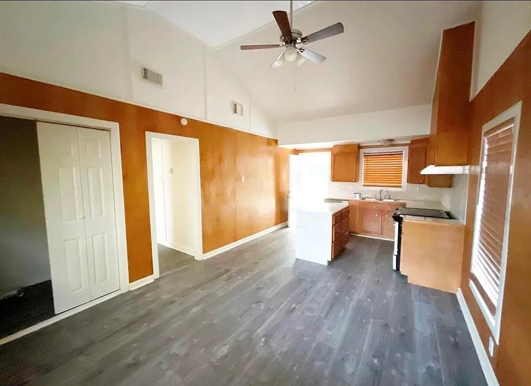 3 bed, 2.0 bath, 1402 sqft, $1,800 — Photo 3