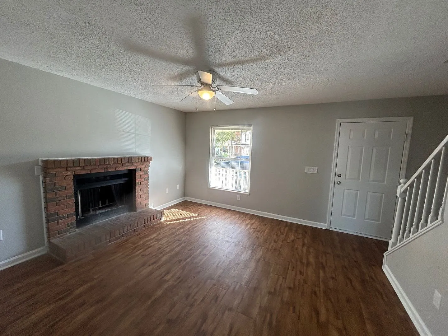 West Columbia Townhome Convenient To Airport, Lexington, and Downtown Columbia — Photo 4