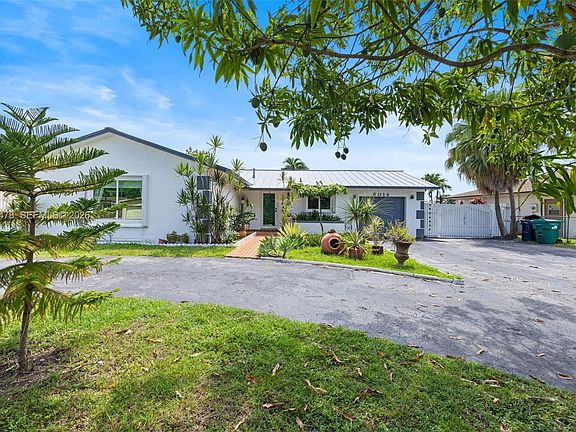 3rd image of 8014 SW 133rd Ct