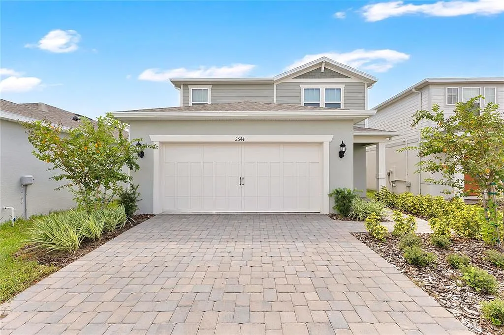 4 bed, 3.0 bath, 2207 sqft, $2,800 — Photo 1