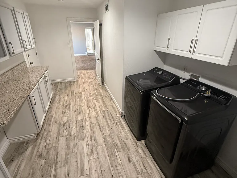 5304 W Beck Ln — Photo 32
