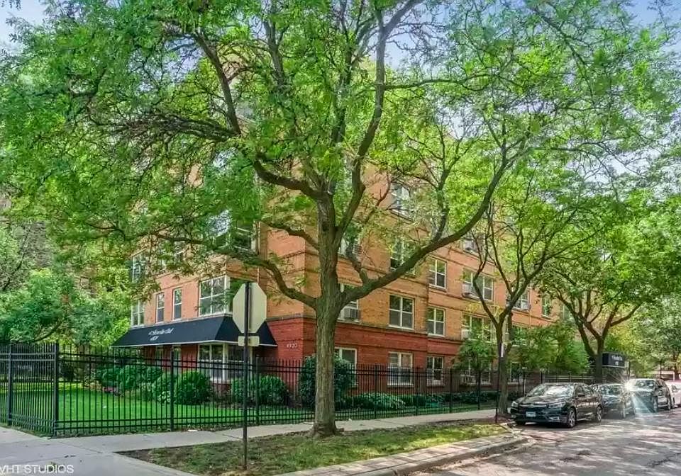 1st image of 4920 N Marine Dr APT 307
