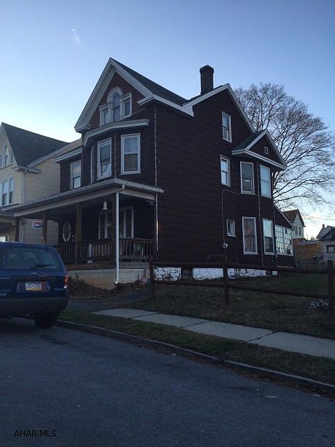 2nd image of 619 N 8th Ave