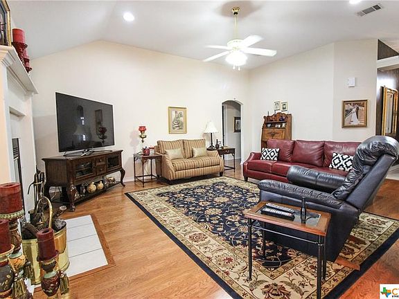 4th image of 2310 Kingsbury Dr