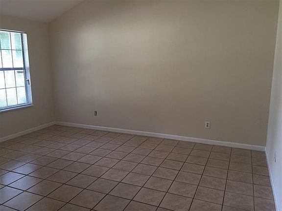 5th image of 2370 Tamarind Ct