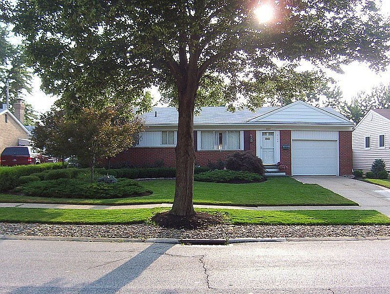 2nd image of 6164 Elmdale Rd