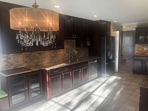 4th image of 1884 Harvest Ln