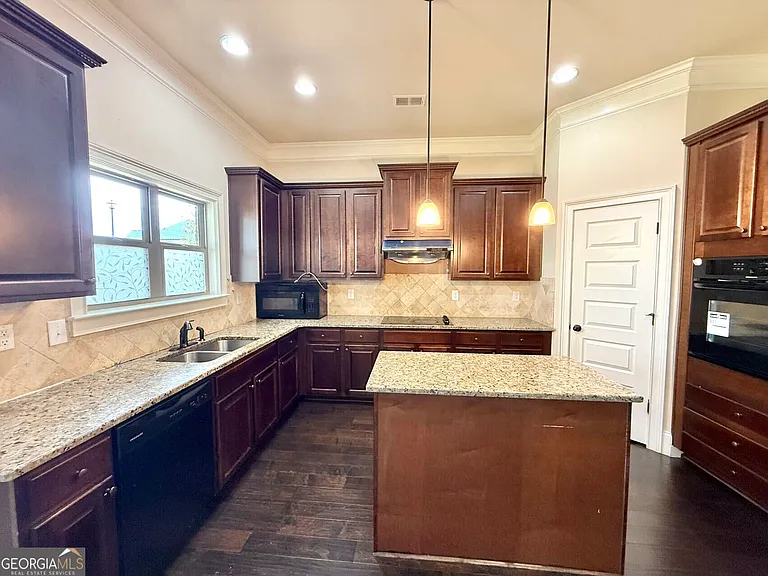 1201 Mottled Ct — Photo 15