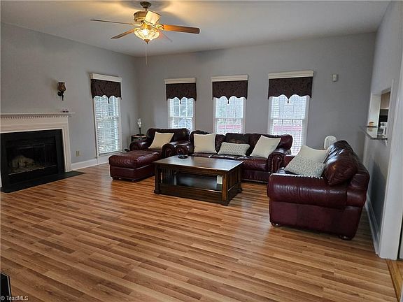 4th image of 3405 Peninsula Dr
