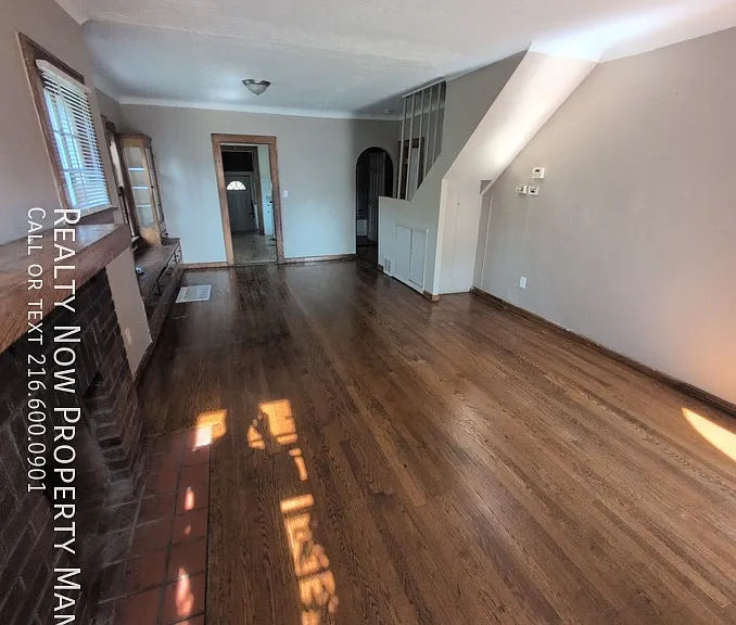 4619 E 175th St — Photo 11