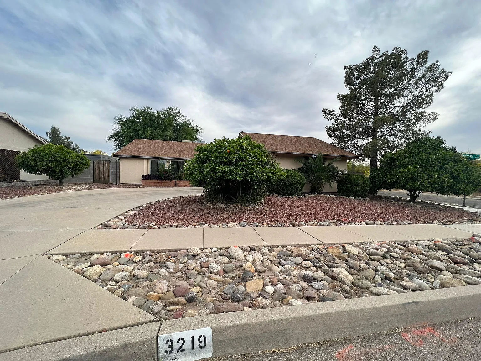 3 bed, 1310 sqft, $2,500 — Photo 3