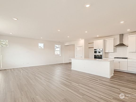 5th image of 4963 88th Drive NE #78