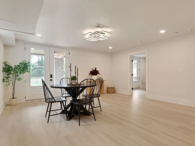 1240 Kenmore Pl — Photo 67