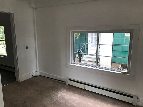 4th image of 905 N Perry St