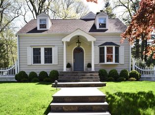 187 Weed St, New Canaan, CT 06840