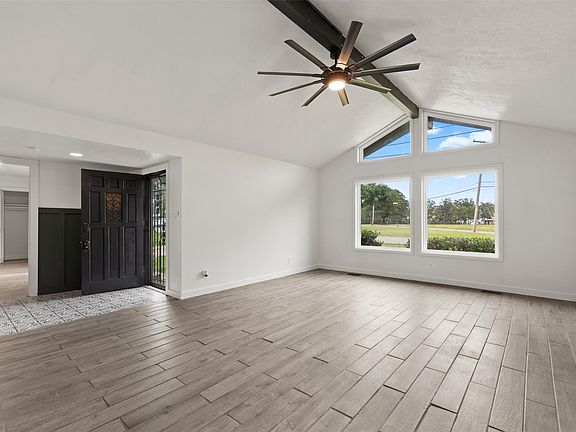 4th image of 2401 Grandview Ave